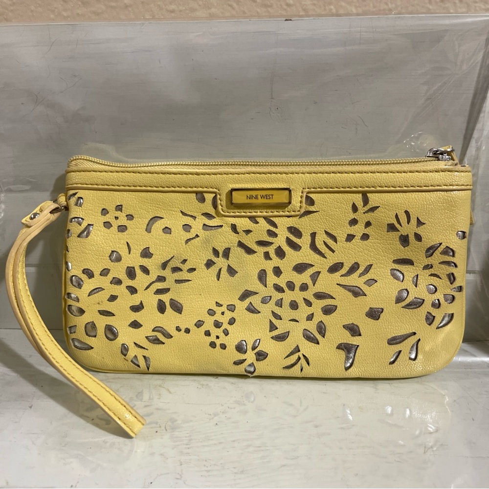 Nine West Butter Yellow Cutout Yellow Wristlet